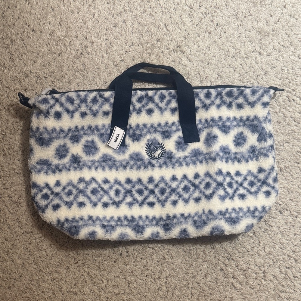 NWT VICTORIA SECRET PINK SHERPA TOTE DUFFLE